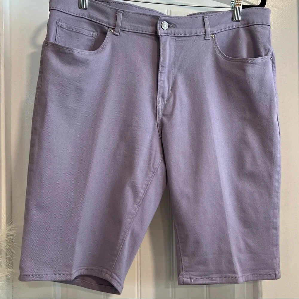Levis Lavender 12 Inseam Bermuda Shorts Size 33